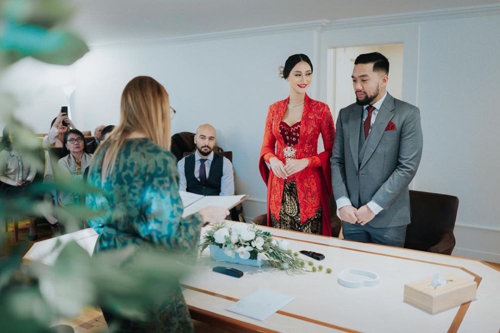 10 Potret Pernikahan Puteri Indonesia 2020 Ayu Maulida di Swiss