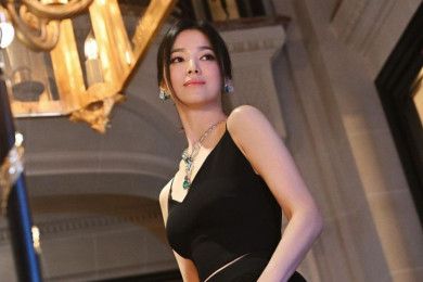 5 Penampilan Menawan Song Hye Kyo Acara Spesial