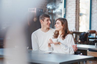 10 Manfaat Komunikasi Efektif dalam Hubungan, Bangun Kepercayaan